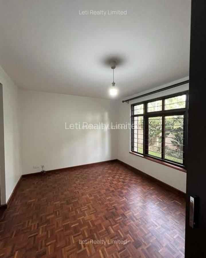 5 Bed Townhouse with En Suite in Lavington - 10