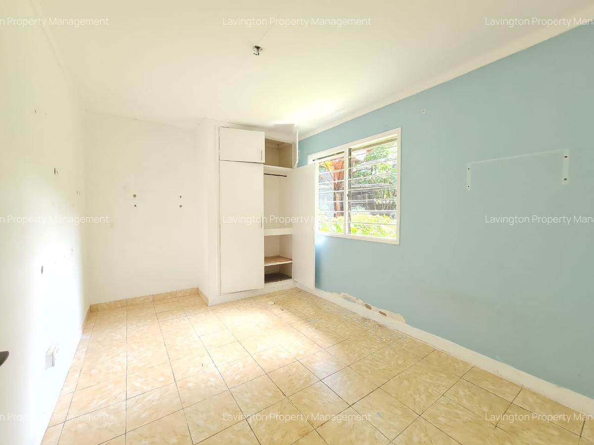 4 Bed House with En Suite at Loresho Crescent - 9