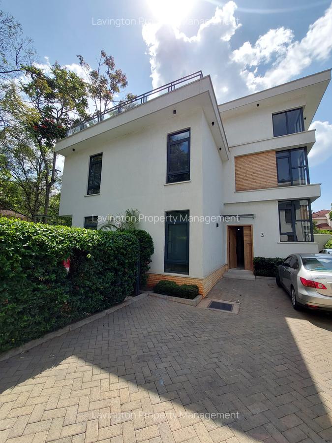 5 Bed House with En Suite at Lavington Green - 2