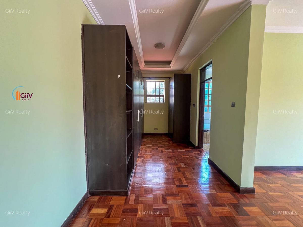 4 Bed Townhouse with Swimming Pool in Rosslyn - 13