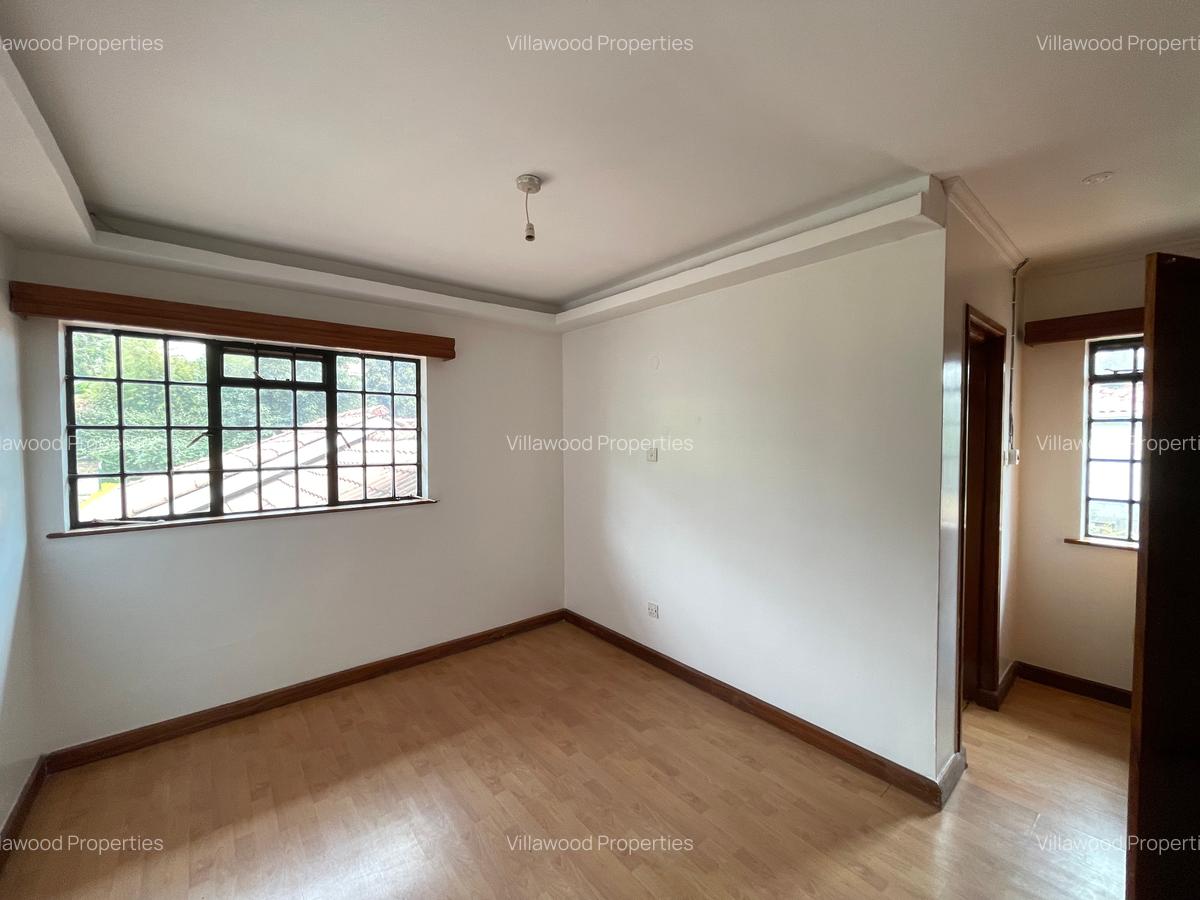 4 Bed House with En Suite in Runda - 2