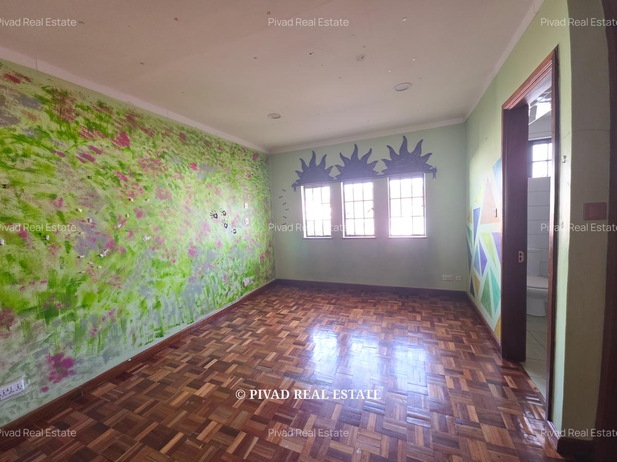 4 Bed Townhouse with Garden in Westlands Area - 5