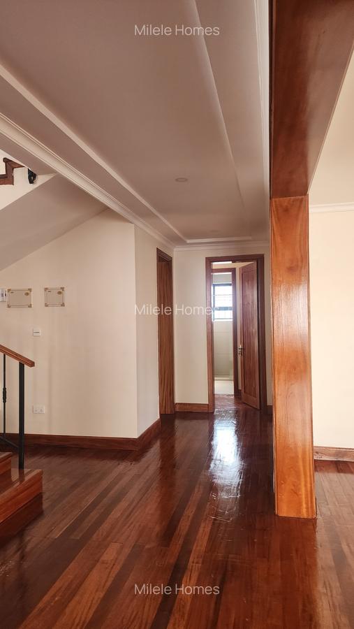 6 Bed Villa with En Suite at Loresho - 14