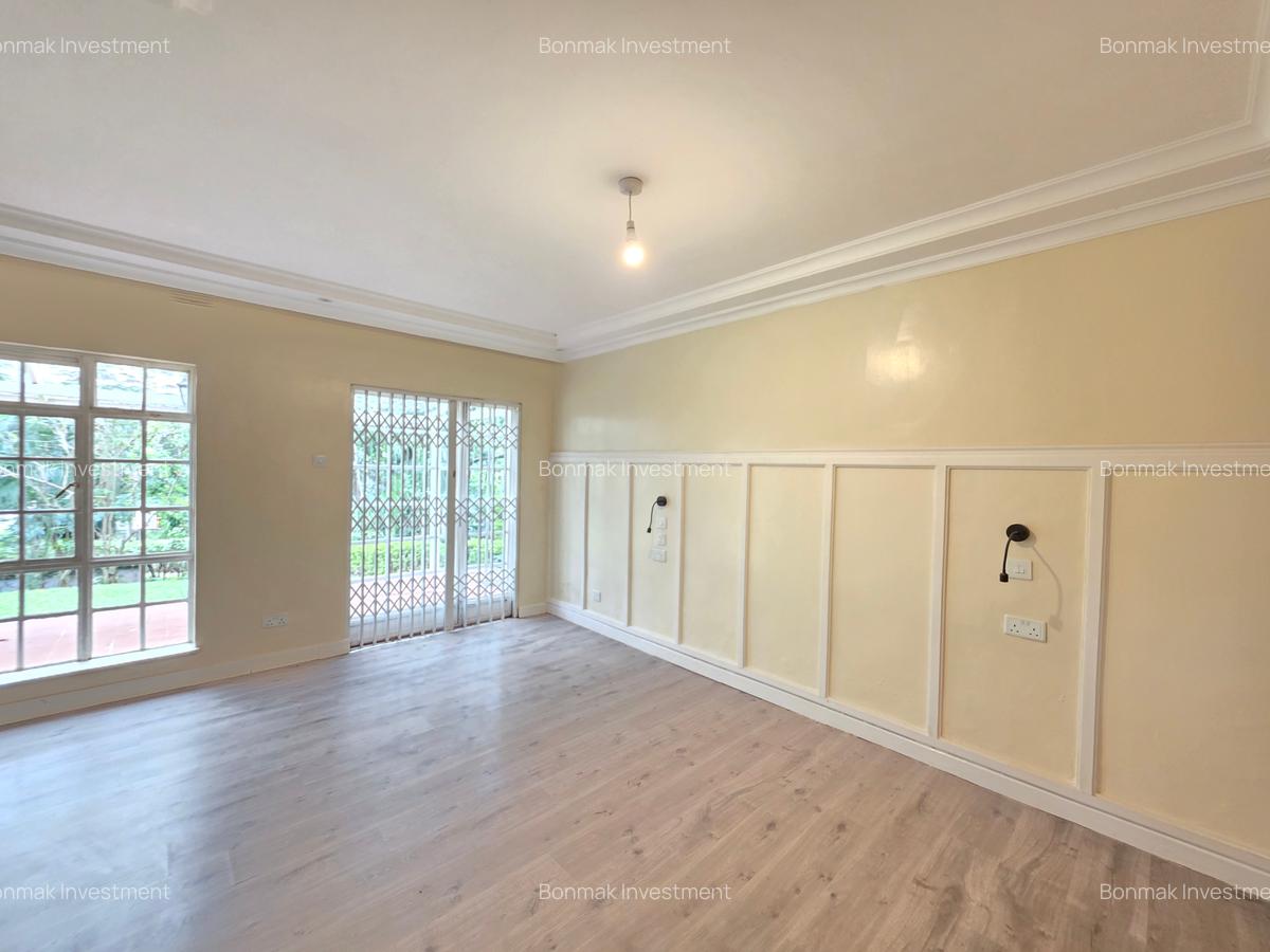 4 Bed House with En Suite at Lavington Green - 17