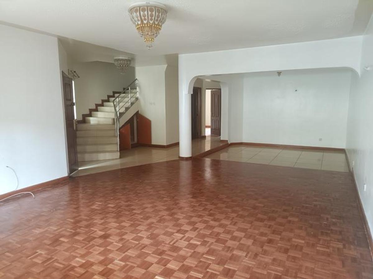 5 Bed Townhouse with En Suite in Lavington - 12