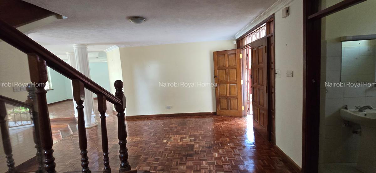 5 Bed House with En Suite at Mimosa Drive - 12