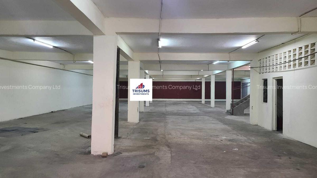 12,000 ft² Warehouse with Fibre Internet in Industrial Area - 7