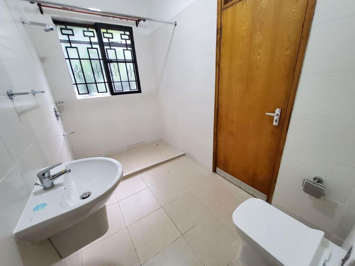 5 Bed Apartment in Westlands Area - 9