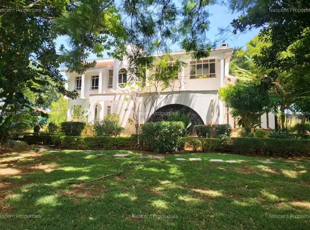 5 Bed House with En Suite in Nyari - 3