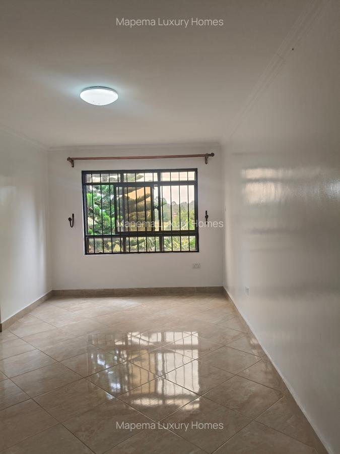 7 Bed House with En Suite at Hillcrest - 16