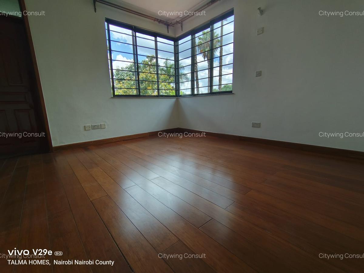 5 Bed Townhouse with En Suite at Convent Drive - 9