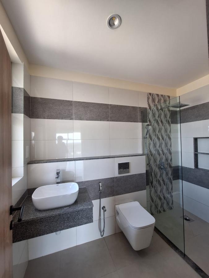 3 Bed Apartment with En Suite at Westlands - 12