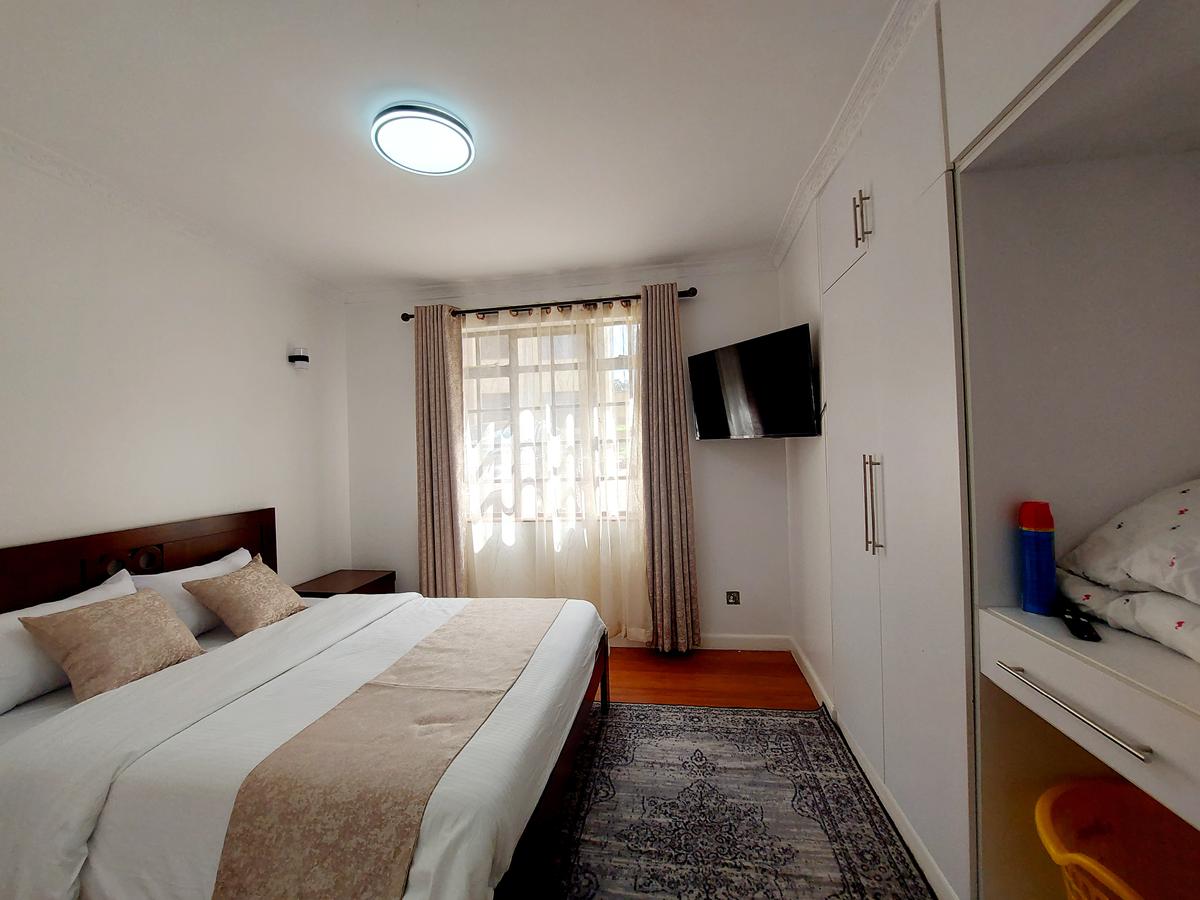 Serviced 2 Bed Apartment with En Suite at Fourways - 10