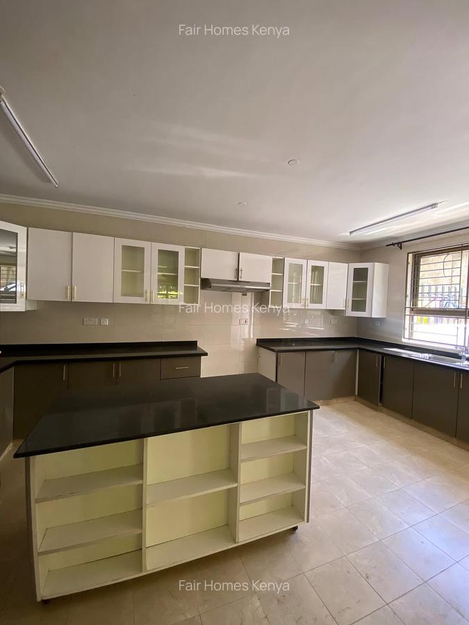 5 Bed Townhouse with En Suite at Amboseli Road - 8
