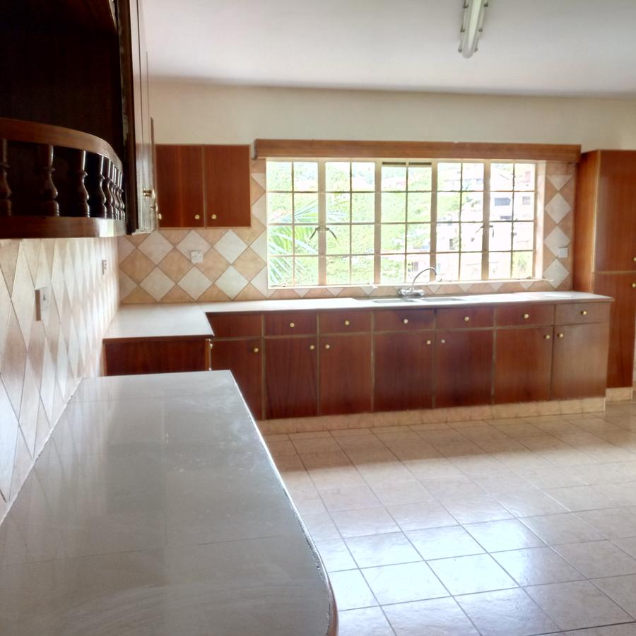 4 Bed Apartment with En Suite at Westlands - 10