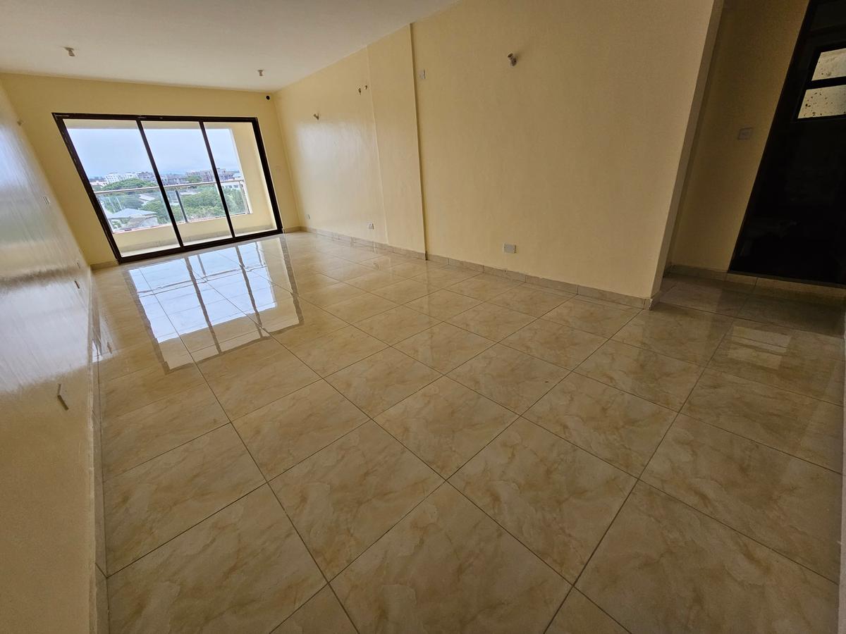 2 Bed Apartment with En Suite in Nyali Area - 10