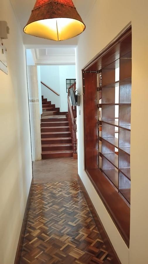 5 Bed House with En Suite in Runda - 10