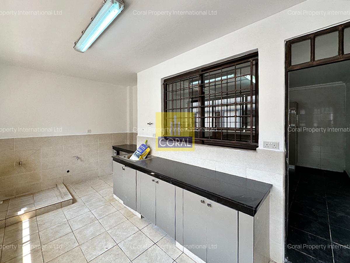 3 Bed Apartment in Parklands - 6