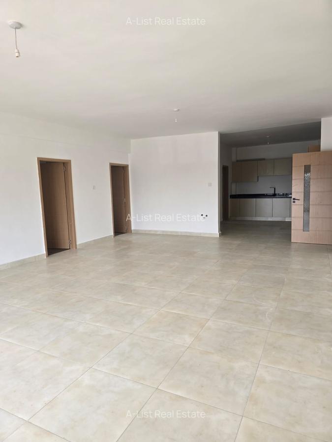 3 Bed Apartment with En Suite at 2Nd Avenue - 7
