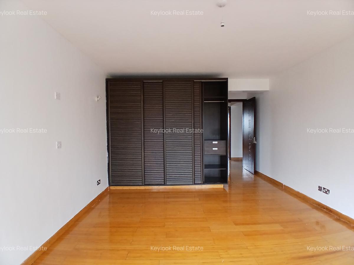 3 Bed Apartment with En Suite at Lavington - 11