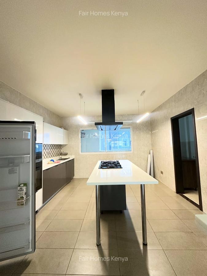 3 Bed Apartment with En Suite at Riverside Drive - 5