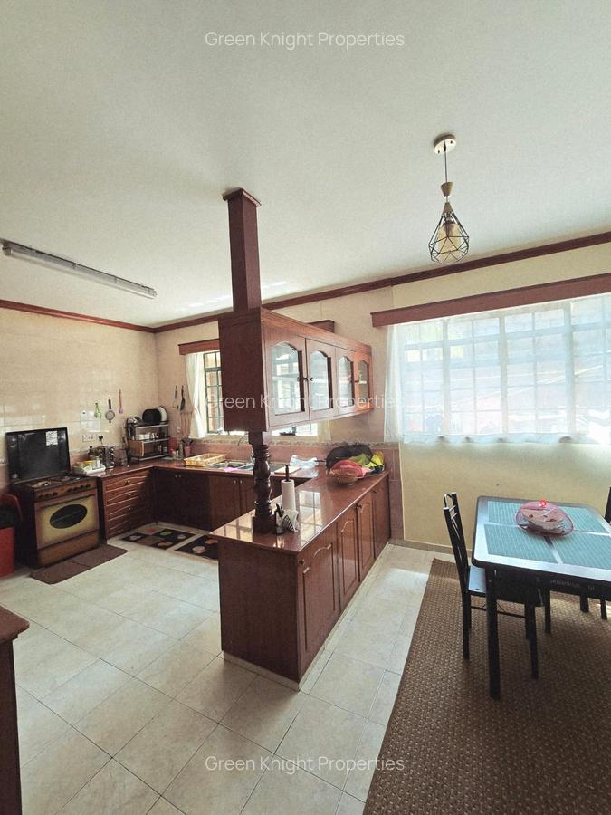 4 Bed Townhouse with En Suite in Spring Valley - 3