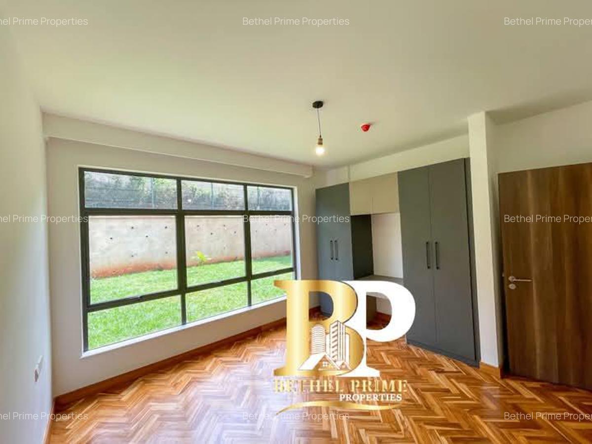 4 Bed House with En Suite in Rosslyn - 13