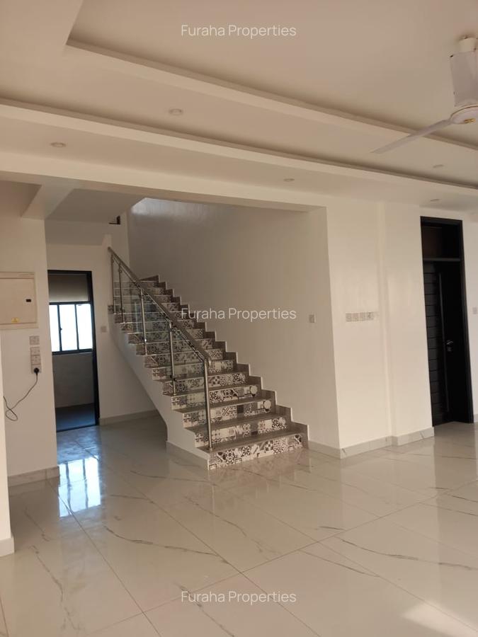 4 Bed House with En Suite in Nyali Area - 4