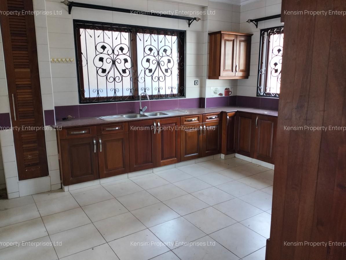 5 Bed Townhouse with En Suite in Lavington - 8