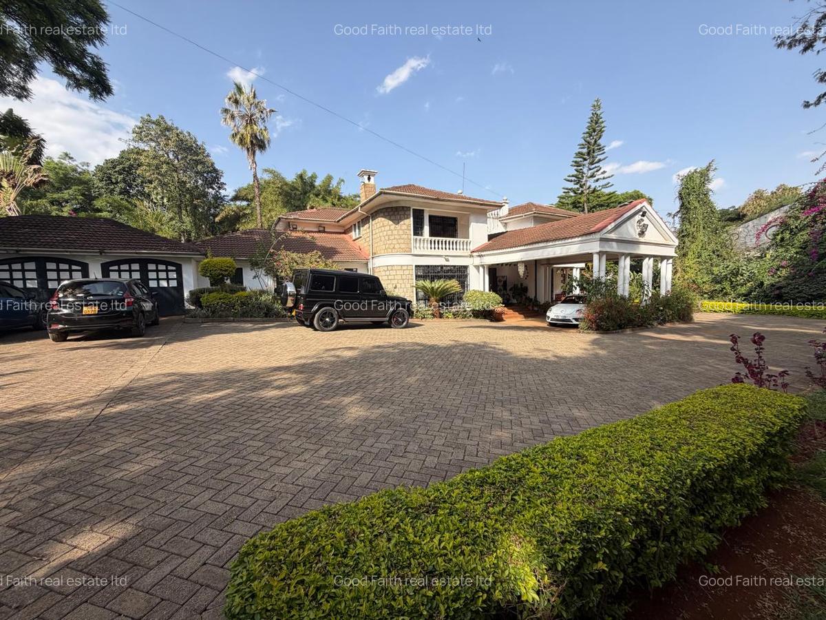 6 Bed House with En Suite in Runda - 2