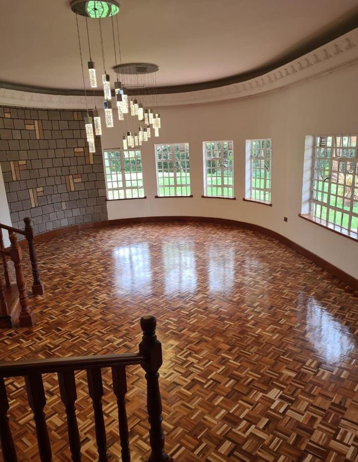 5 Bed House with En Suite in Runda - 3