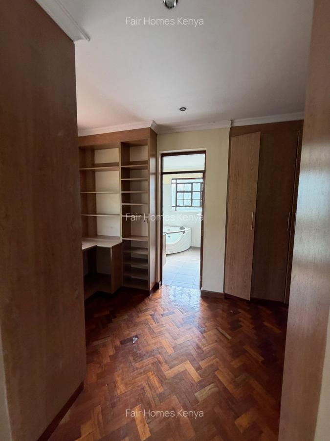 4 Bed Townhouse with En Suite at Lavington Green - 12