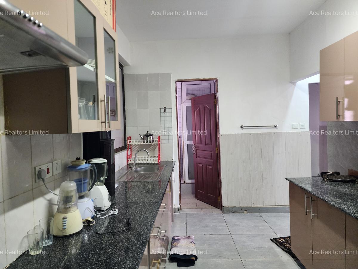 4 Bed Apartment with En Suite at 2Nd Parklands Avenue - 12