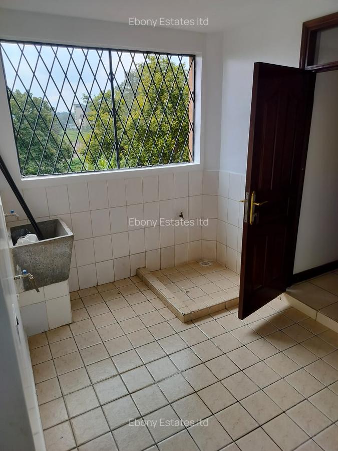 4 Bed Apartment with En Suite in Upper Hill - 12