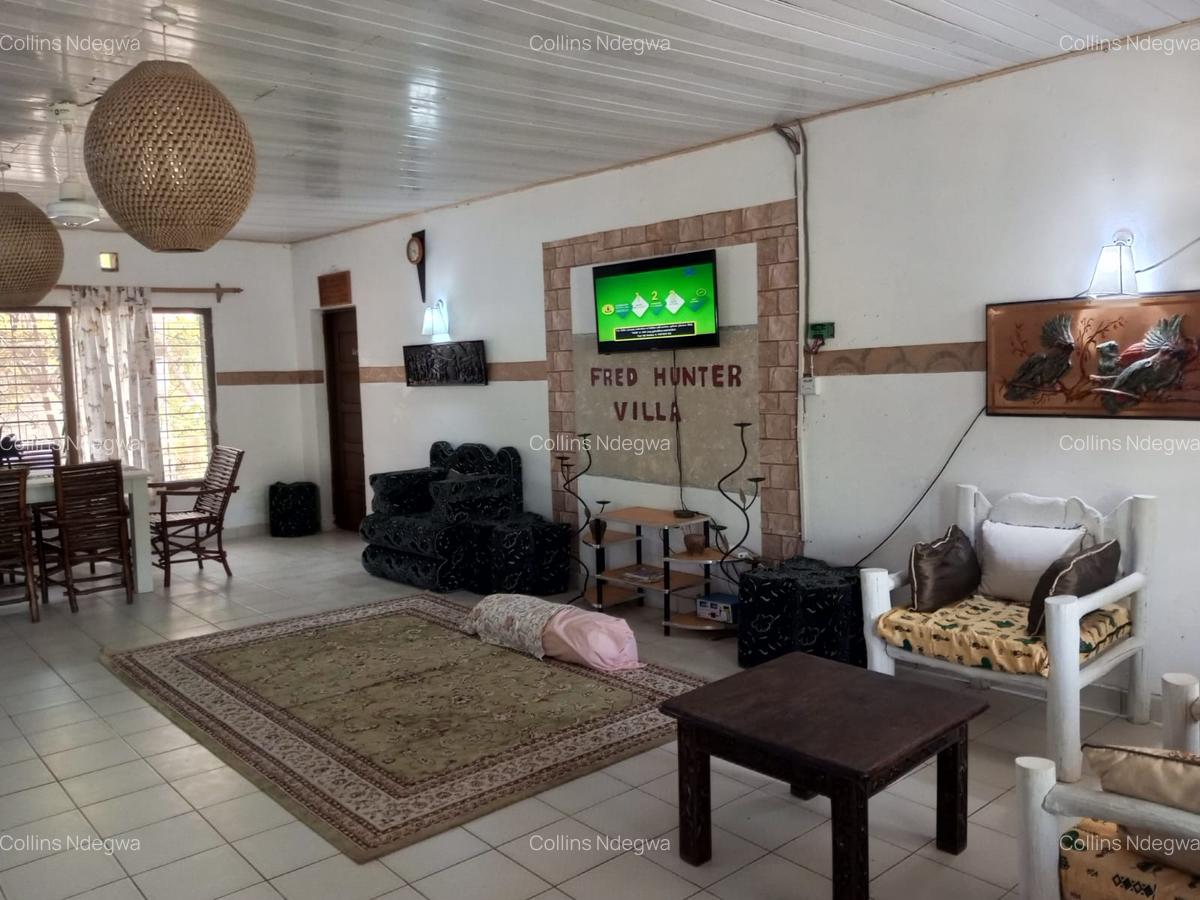 4 Bed Villa with En Suite at Tiwi Beach Road - 14