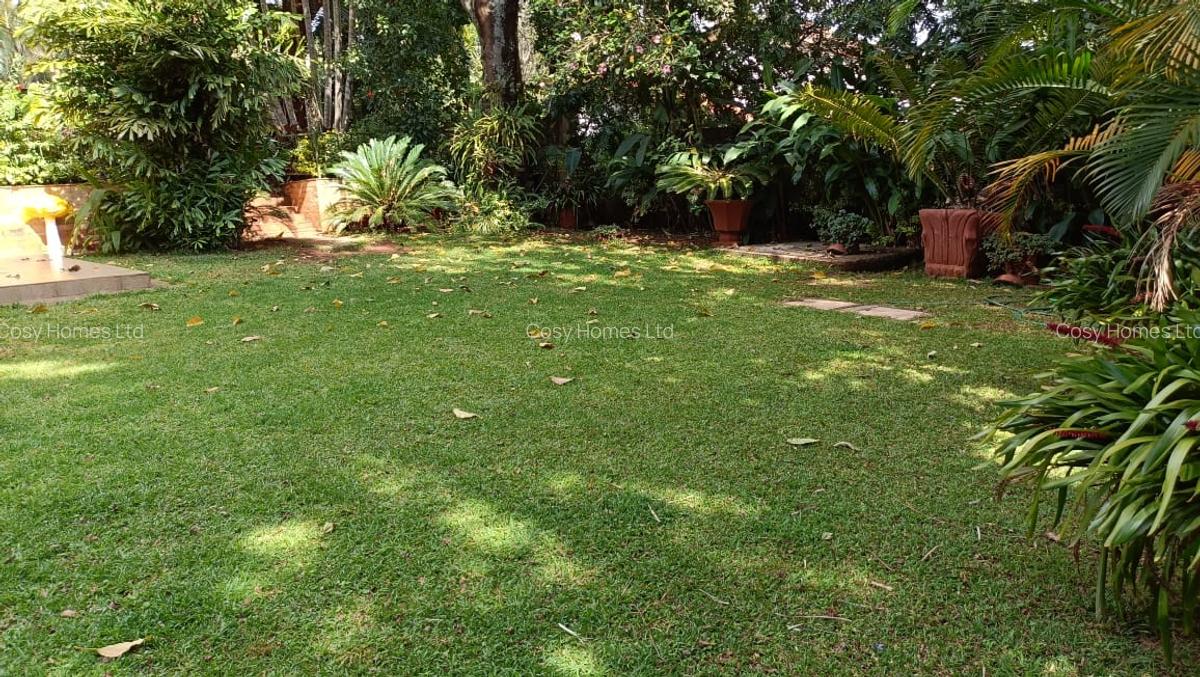 2 Bed Villa with En Suite at Drive - 6