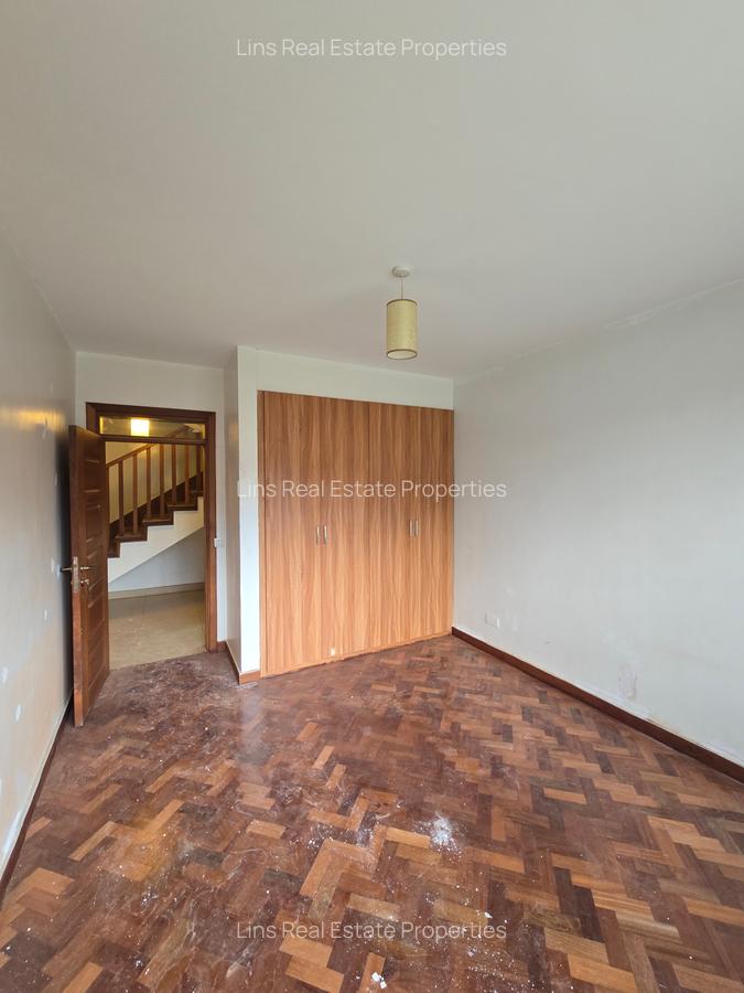 5 Bed Townhouse with En Suite in Lavington - 12