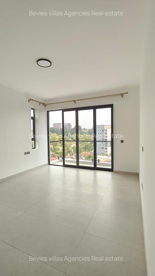 3 Bed Apartment with En Suite at Brookside - 1