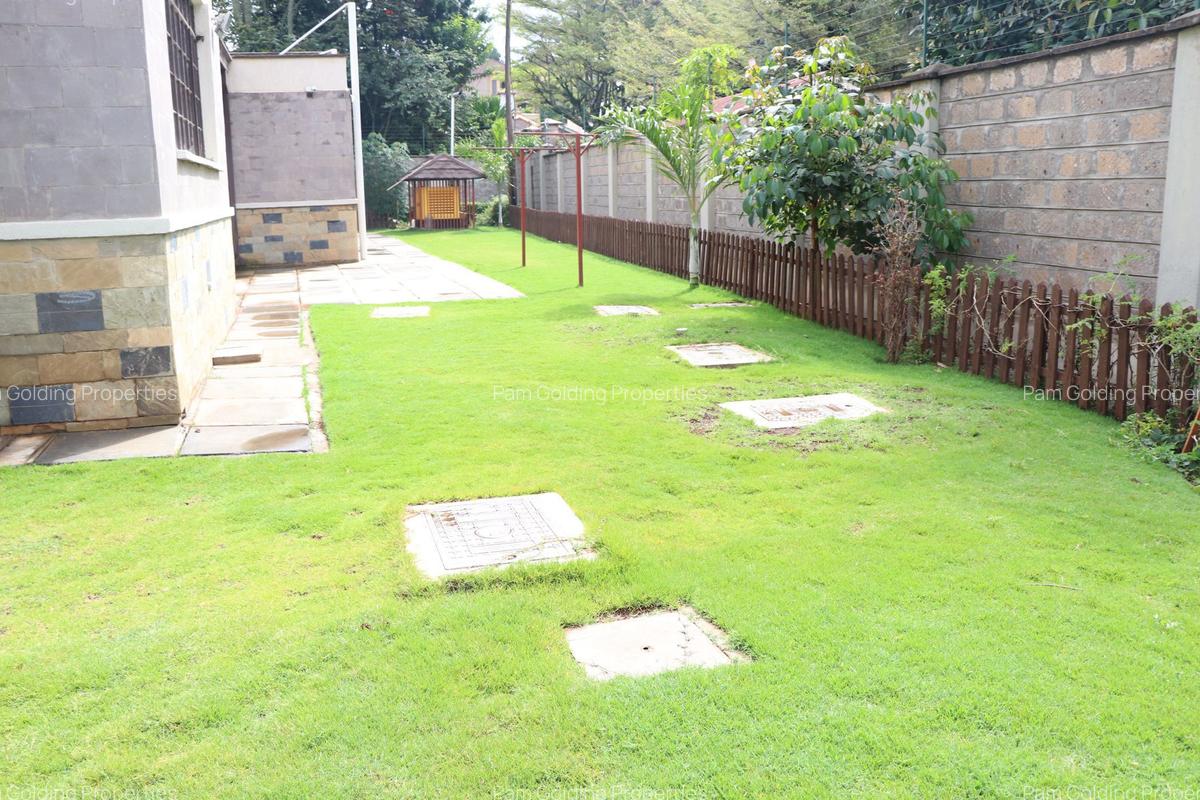 5 Bed Villa with En Suite in Runda - 4