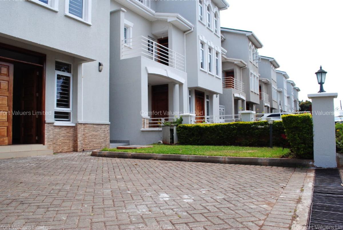 5 Bed Townhouse with En Suite at Lavington Green - 14