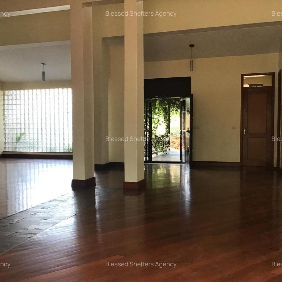 4 Bed House with En Suite in Runda - 8