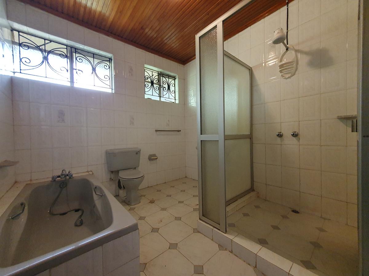 4 Bed House with En Suite in Gigiri - 13