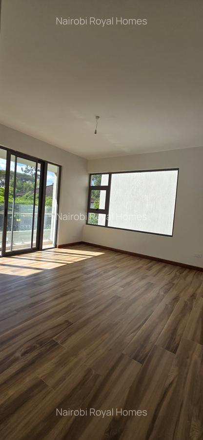 5 Bed Townhouse with En Suite at Lavington Green - 8