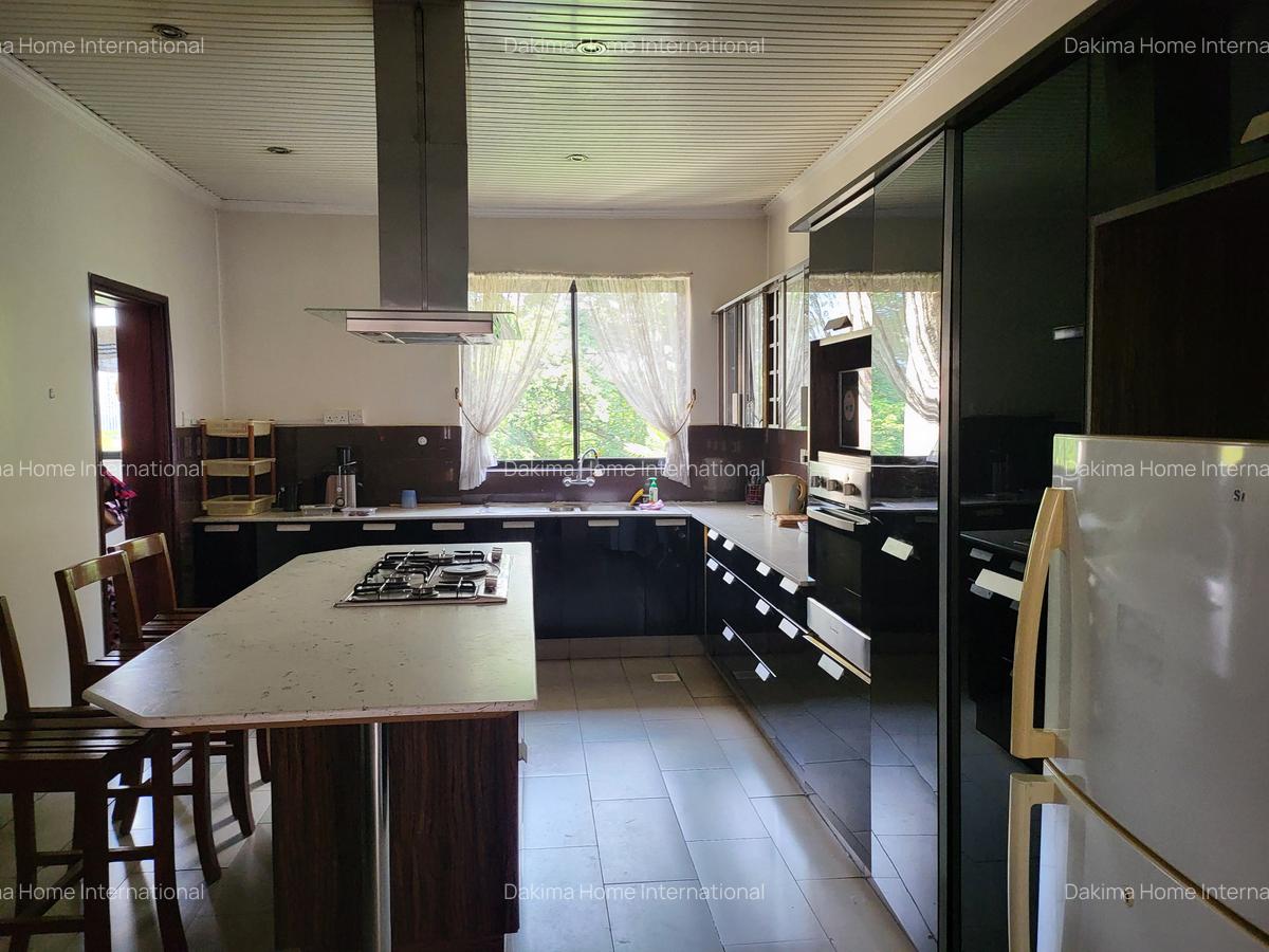 3 Bed Apartment with En Suite in Rhapta Road - 5