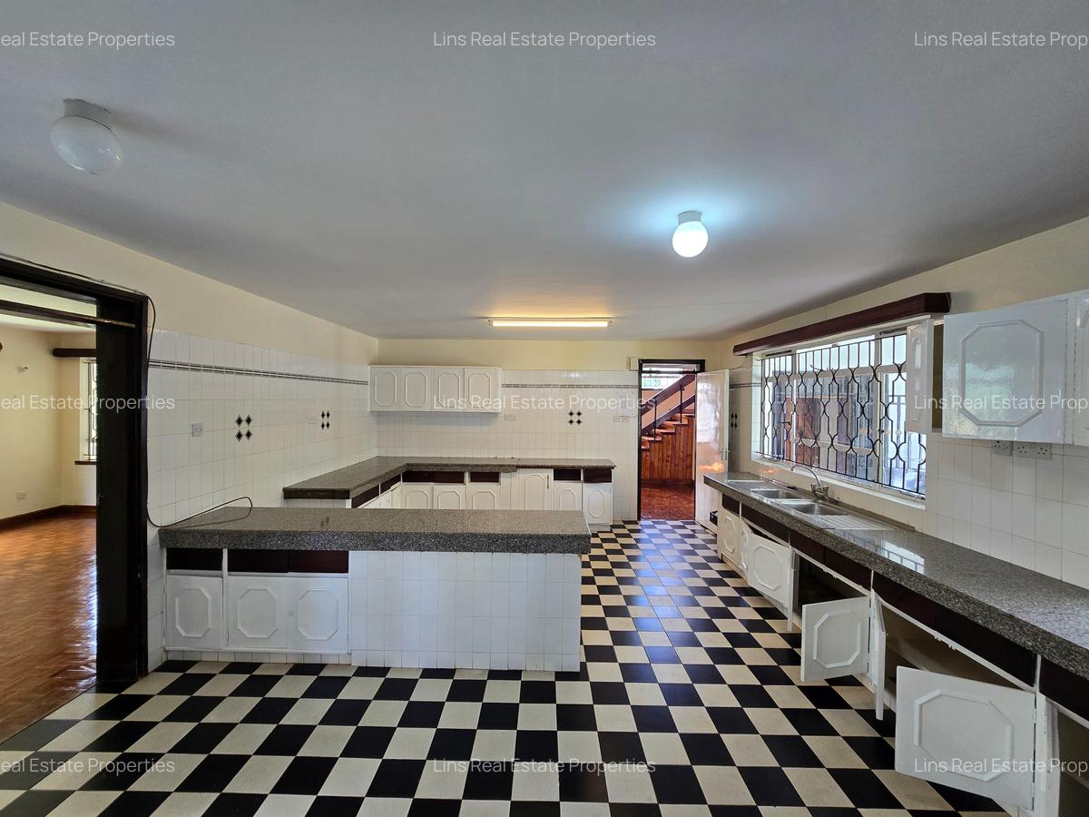 5 Bed House with En Suite in Gigiri - 9