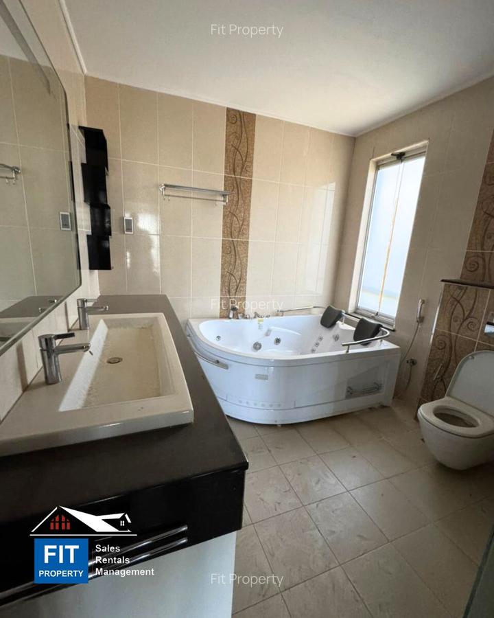 3 Bed Apartment with En Suite at Riverside Grove - 15