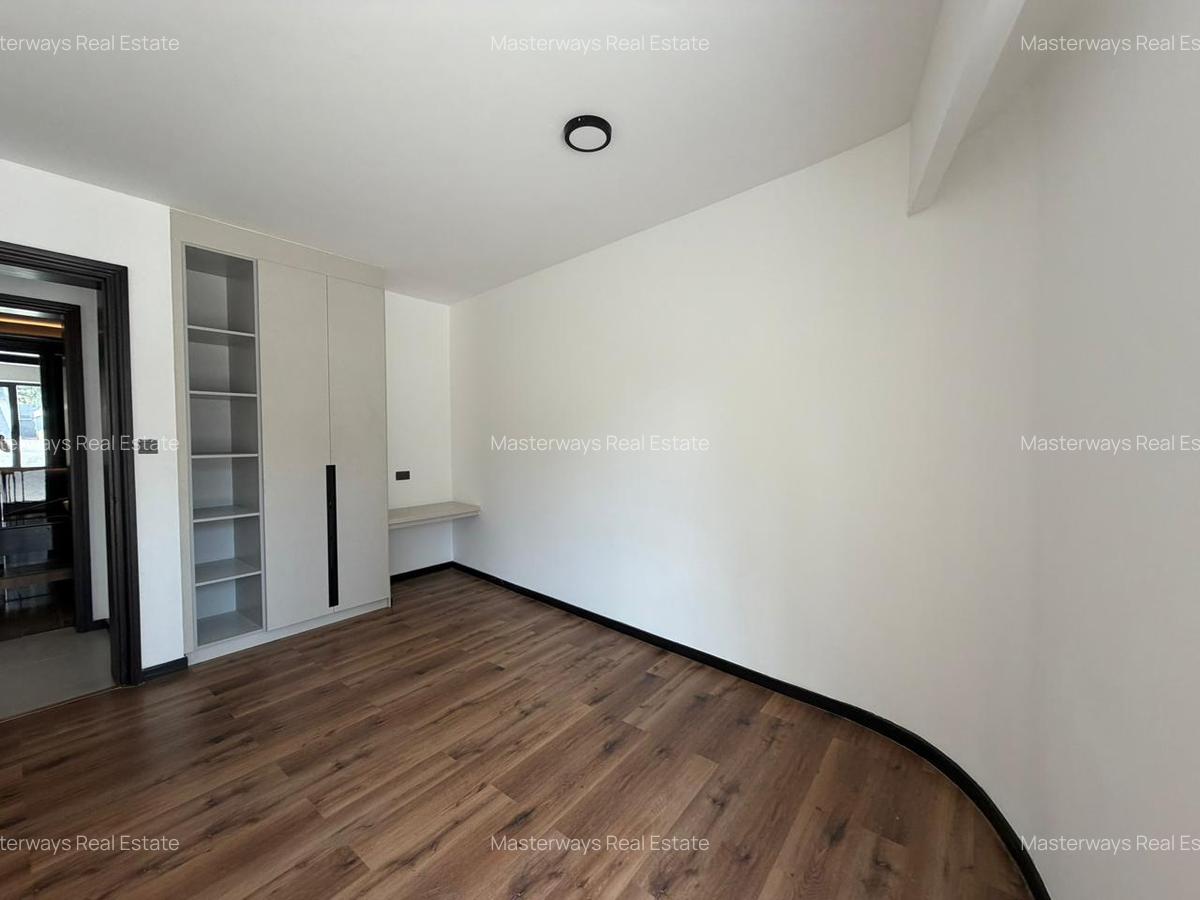 2 Bed Apartment with En Suite in Westlands Area - 9