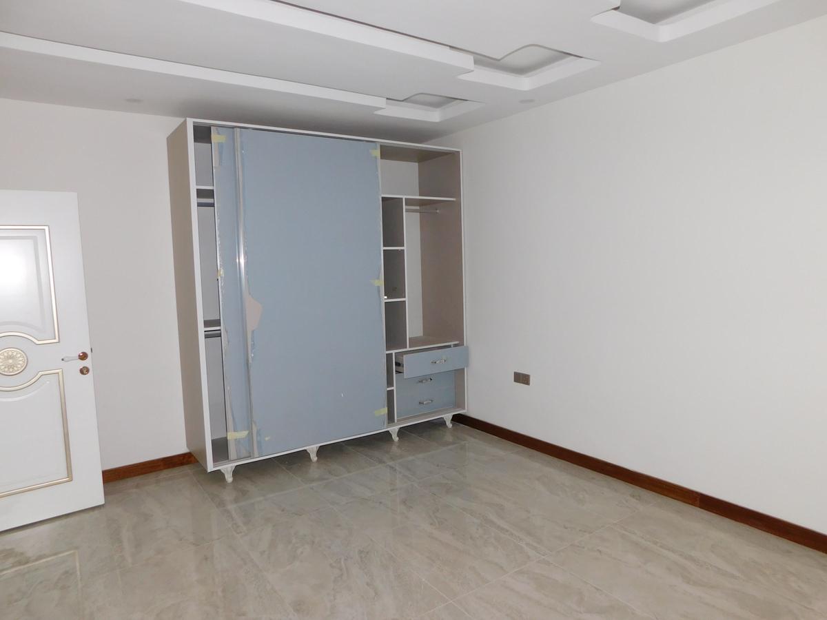 4 Bed Apartment with En Suite in Nyali Area - 17