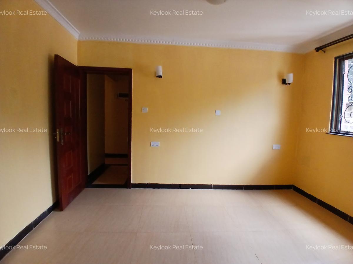5 Bed Townhouse with En Suite at Lavington - 16