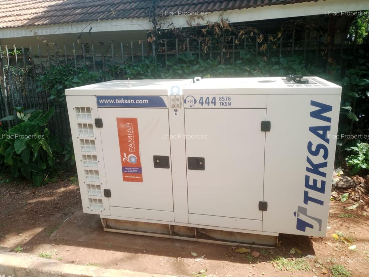 4 Bed House with En Suite in Runda - 14